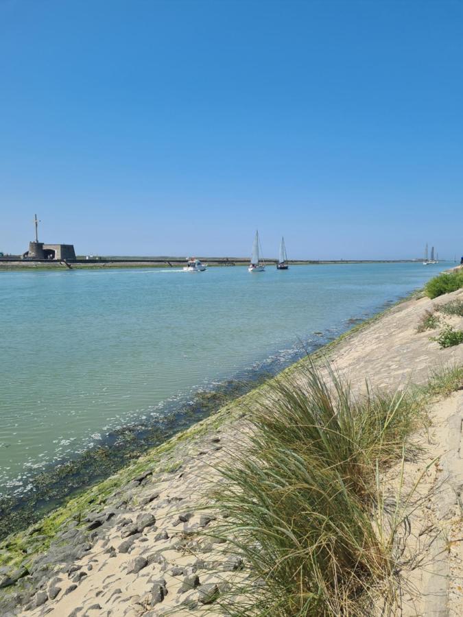 Les Embruns Maison meublée, proche de la mer Grand-Fort-Philippe Extérieur photo